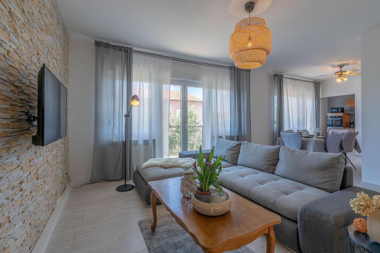 Premium 100M2 Sea View Apartment Liznjan Exterior photo