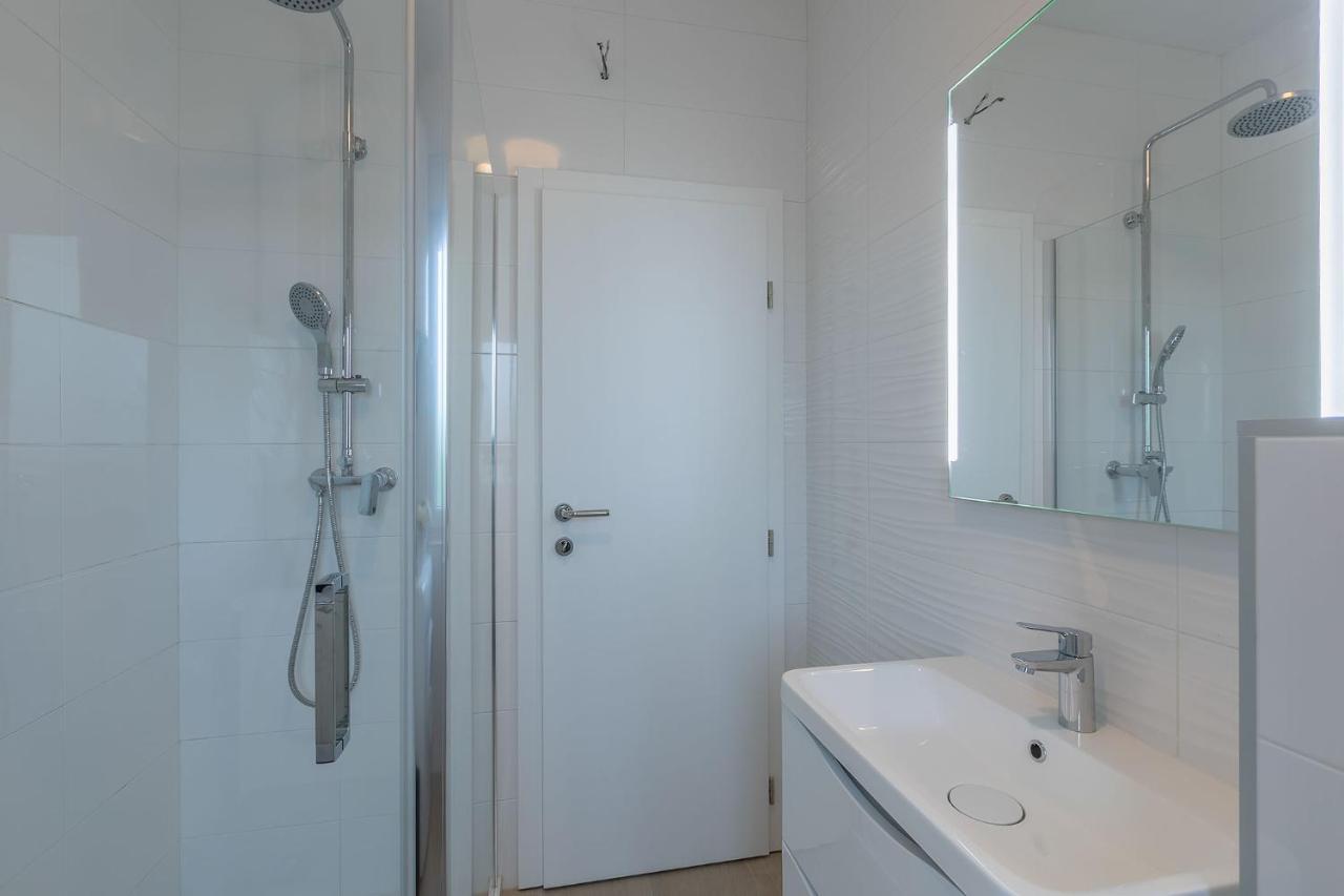 Premium 100M2 Sea View Apartment Liznjan Exterior photo